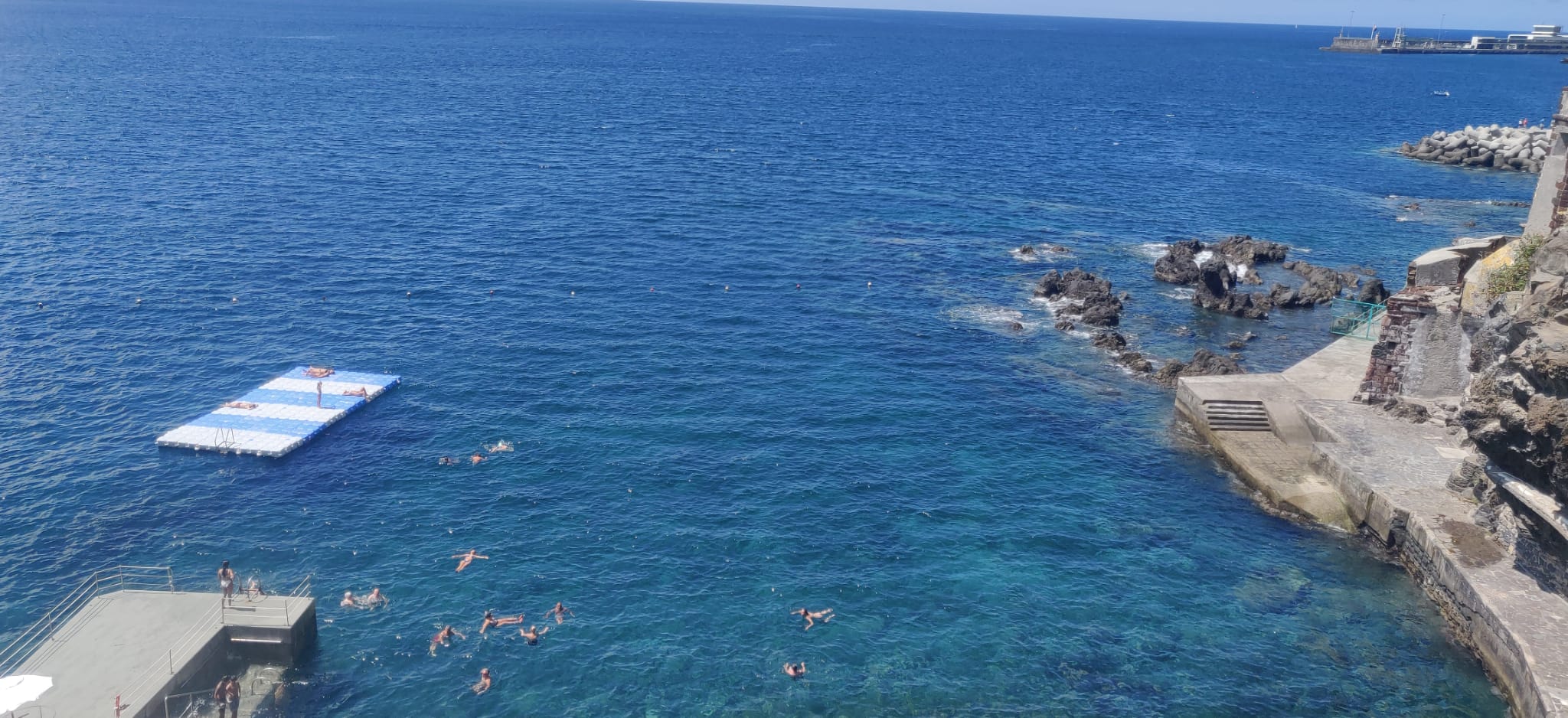Home SUP na Praia da Barreirinha, Funchal